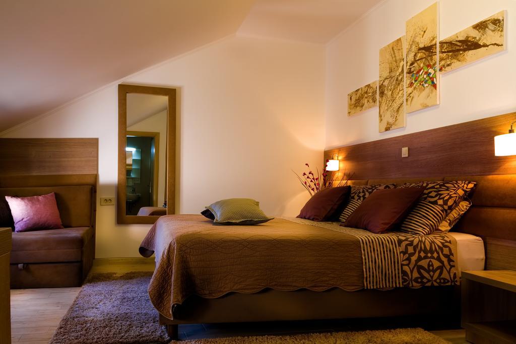 Villa Martini - Apartments & Rooms Vukovar Exterior photo
